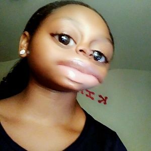 Meet your Posher, Kira