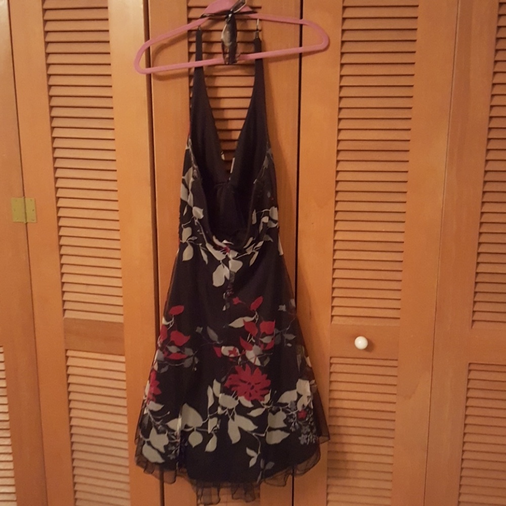 Dress - Picture 3 of 4