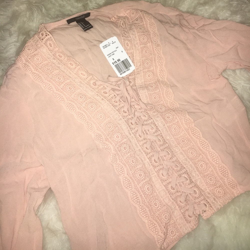 🚫SOLD🚫F21 Fashionable Crop Top - Picture 4 of 6