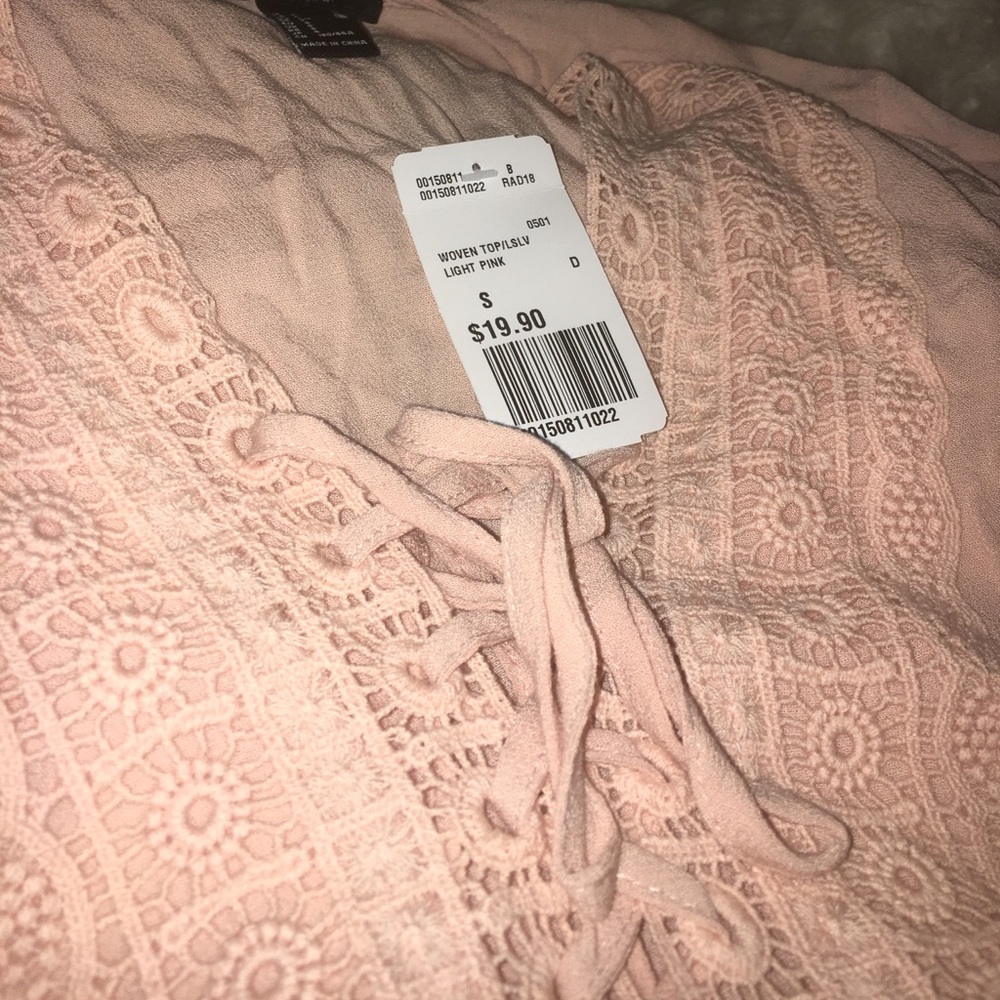 🚫SOLD🚫F21 Fashionable Crop Top - Picture 5 of 6