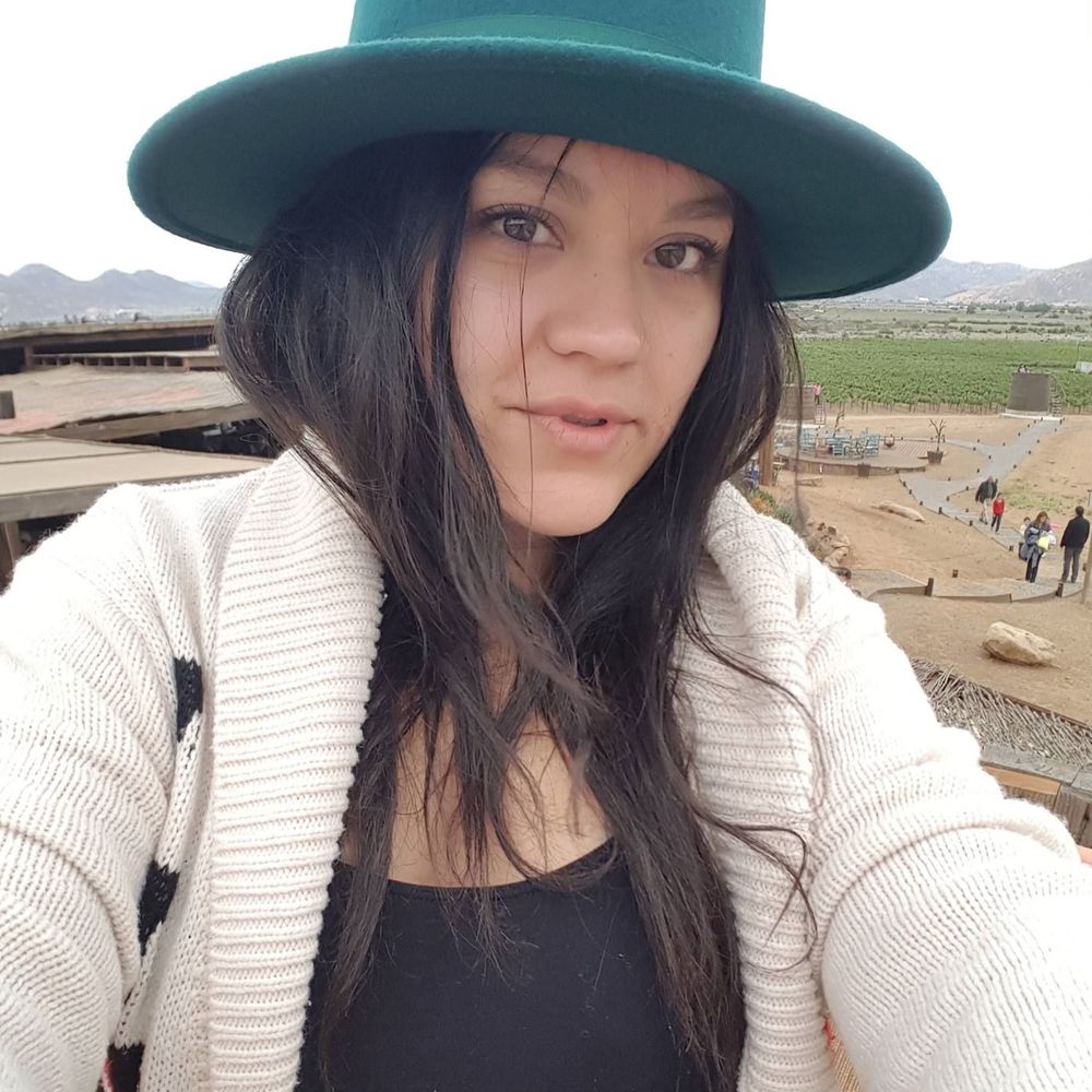 Meet your Posher, Bee