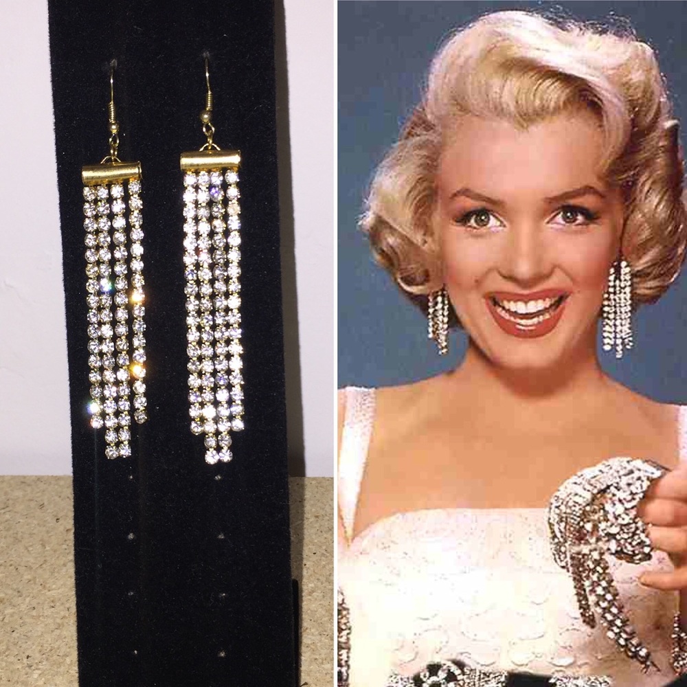 Sale✨• Vintage Long Rhinestone Earrings CCO