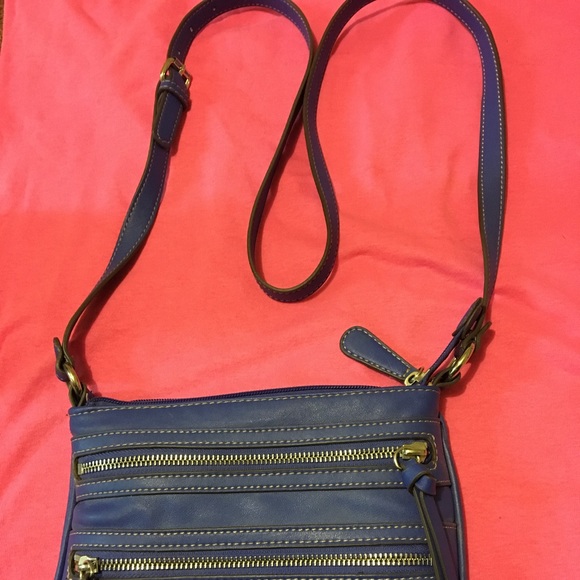 Nine West Cross body 🌺 Like New 🌺 clearance 🎉 - Picture 2 of 8
