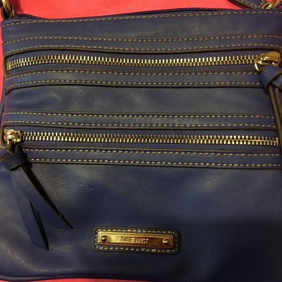 Nine West Cross body 🌺 Like New 🌺 clearance 🎉 - Picture 3 of 8