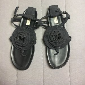 Vera wang unique denim floral sandals