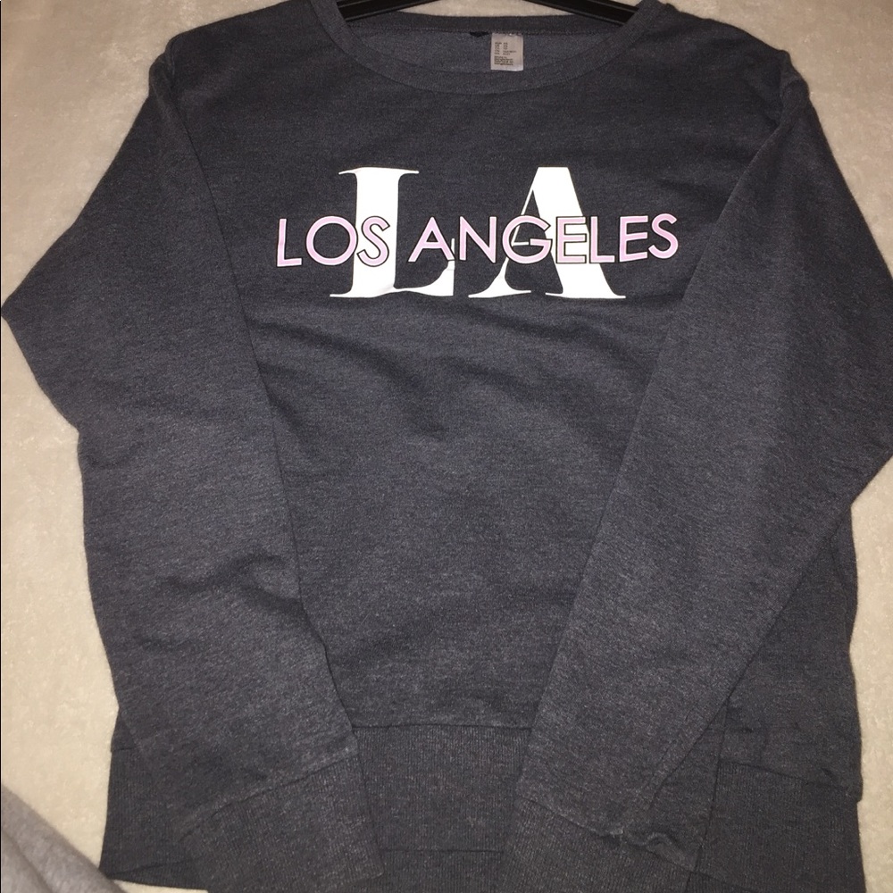 long sleeved grey "los angeles" graphic sweatshirt