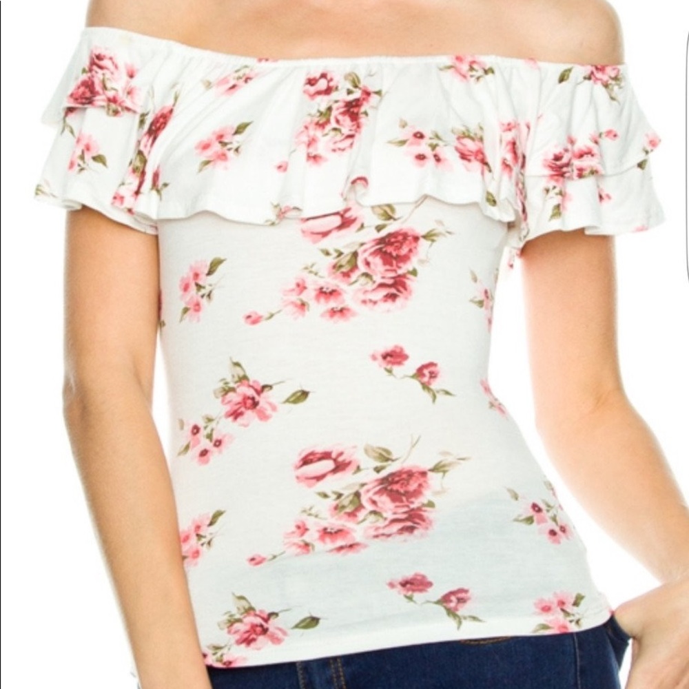 Ruffle Off-The-Shoulder short Sleeve top.
