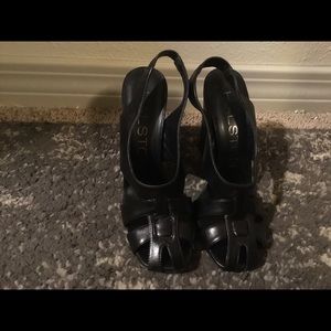 Halston Wedges 38.5