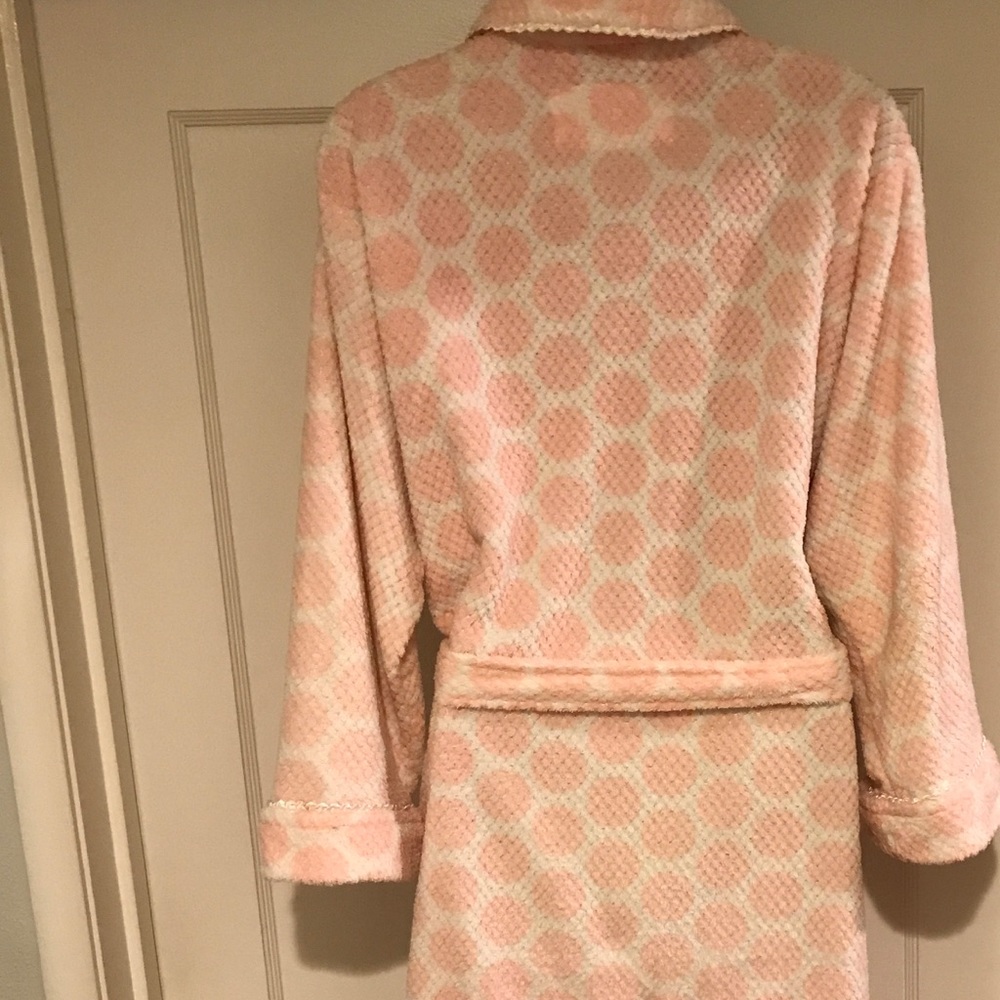 Fluffy, Fun & Soft Robe!  G1 🐰 - Picture 3 of 4