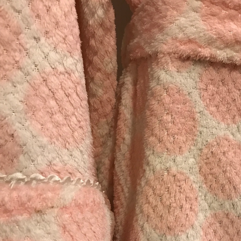 Fluffy, Fun & Soft Robe!  G1 🐰 - Picture 4 of 4