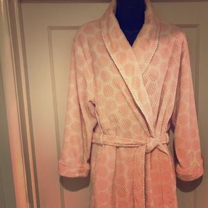 Fluffy, Fun & Soft Robe!  G1 🐰