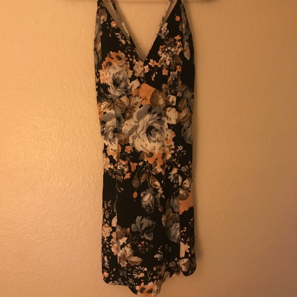 👗👗BLACK FLORAL DRESS👗👗