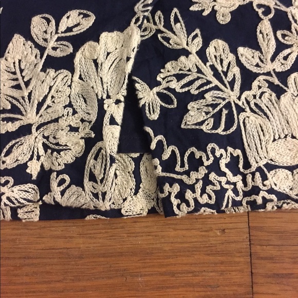 Host Pick ☀️🎉 J. Crew Embroidered Pencil Skirt - Picture 4 of 5