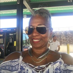 Meet your Posher, Renee