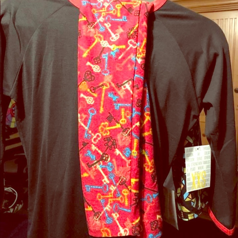 XXS black Randy paired with OS key leggings