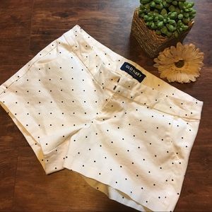EUC size 4 Old Navy polka dot shorts