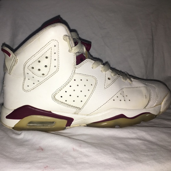 maroon 6s price