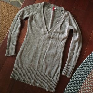 GRAY V NECK SWEATER