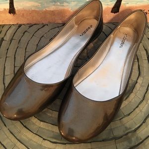Xhilarations Pewter Flats 81/2