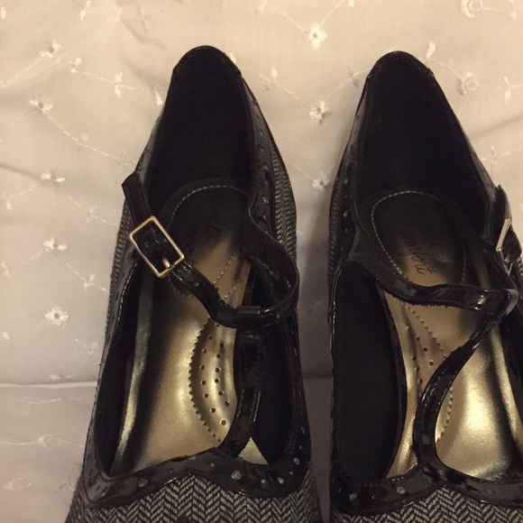 Vintage looking comfy shoes! - Picture 1 of 3