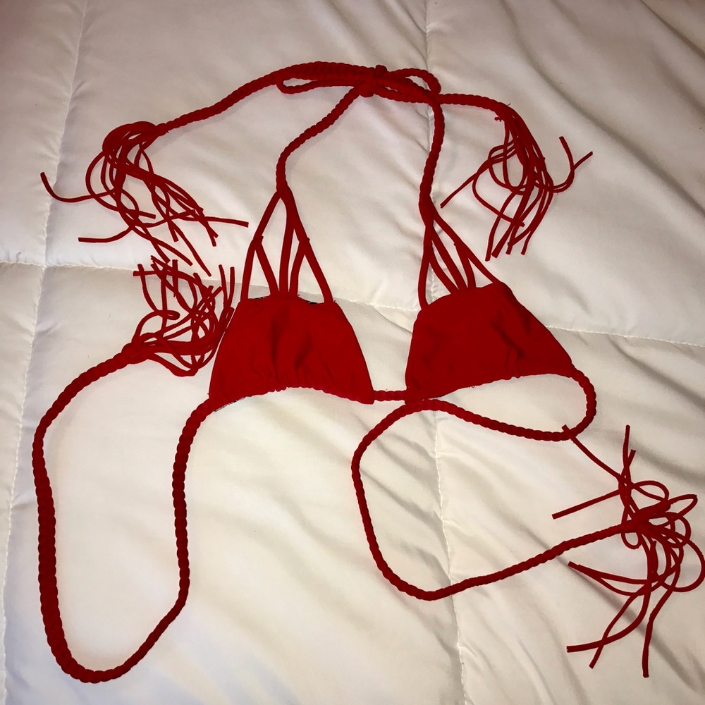 Acacia bikini top in Hibiscus