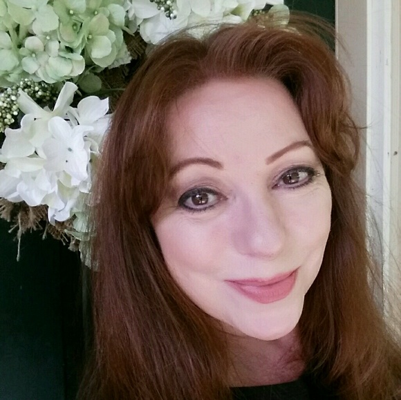 Meet your Posher, Eva - Picture 1 of 1