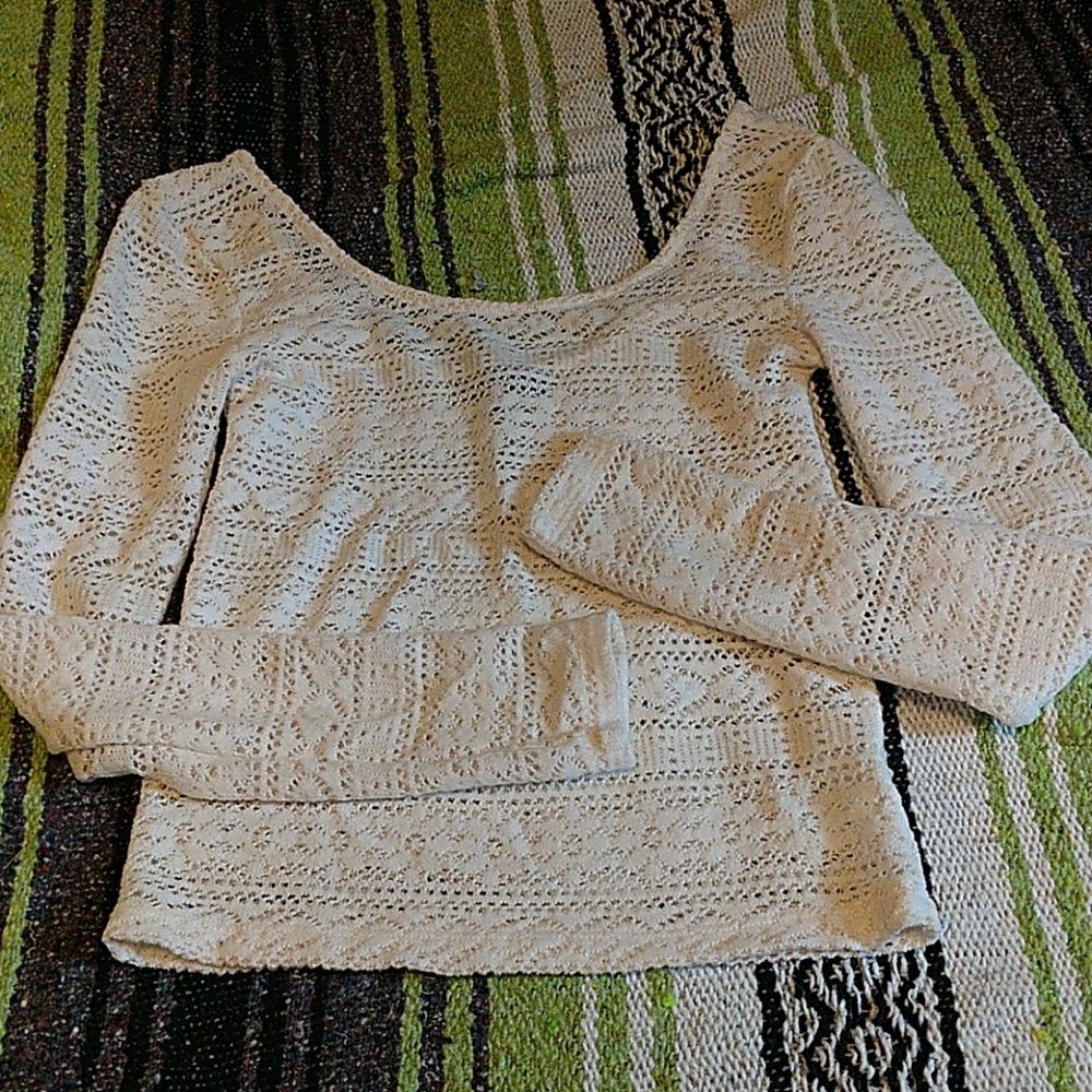 Crochet long sleeve crop