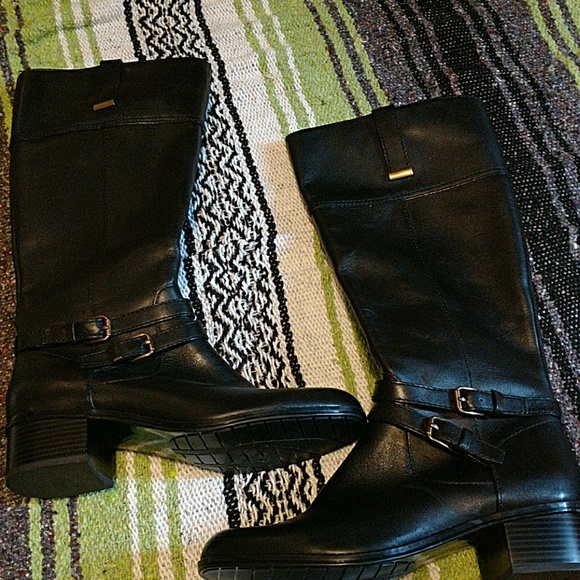 Black below the knee boots - Picture 1 of 1