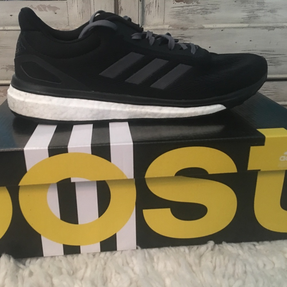 Men's Adidas Sonic Drive size 9.5 sneaker