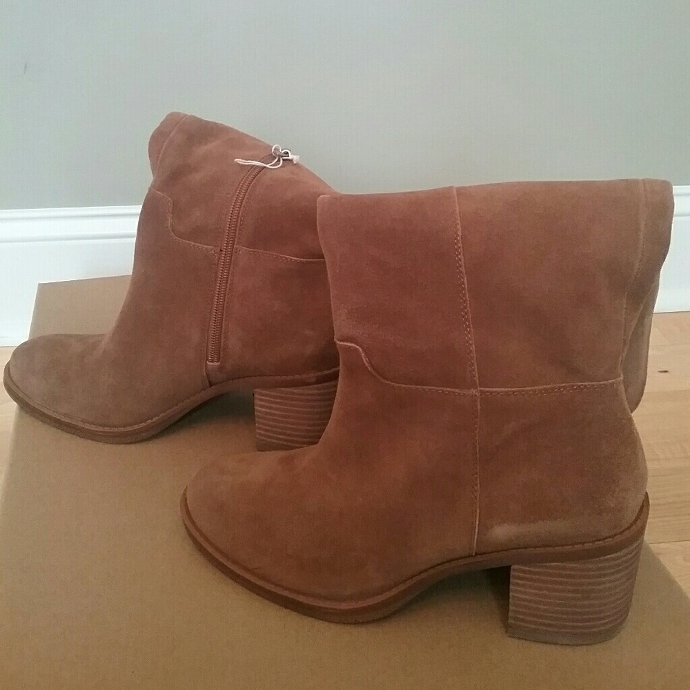 Lucky Brand wide calf boots