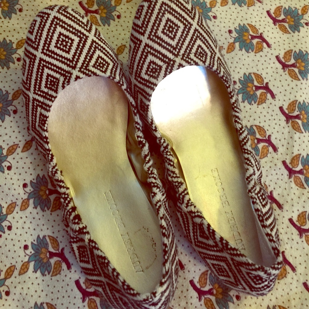 Cute cotton geometric flats