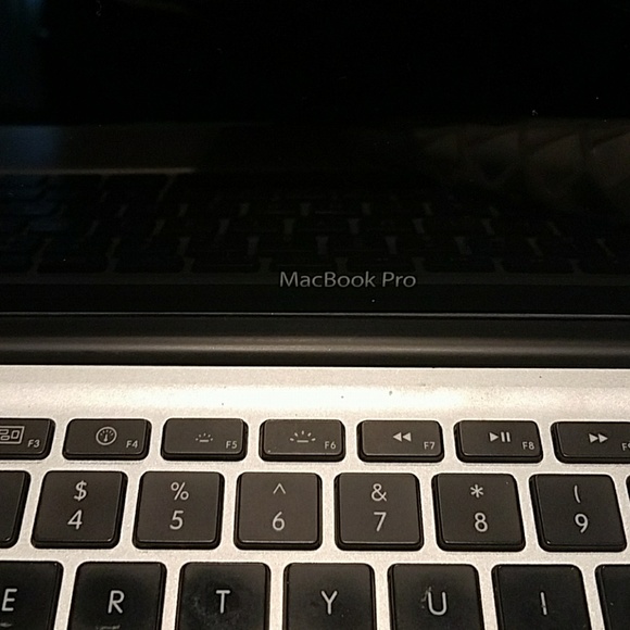 MacBook Pro 13" - Picture 2 of 4