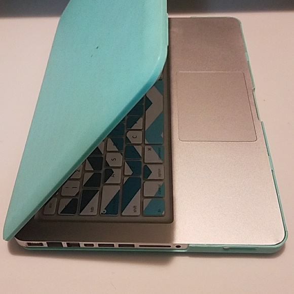 MacBook Pro 13" - Picture 3 of 4