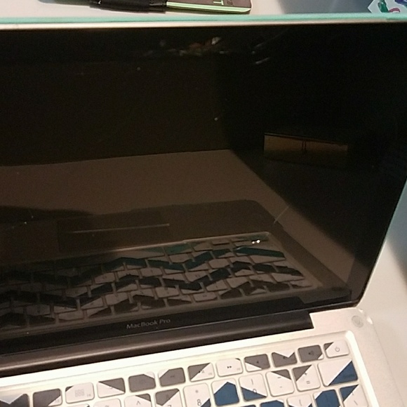 MacBook Pro 13" - Picture 4 of 4