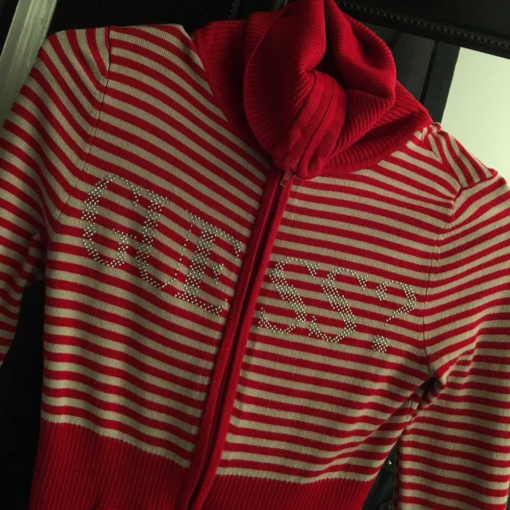 XS fitted guess sweater! 😍
