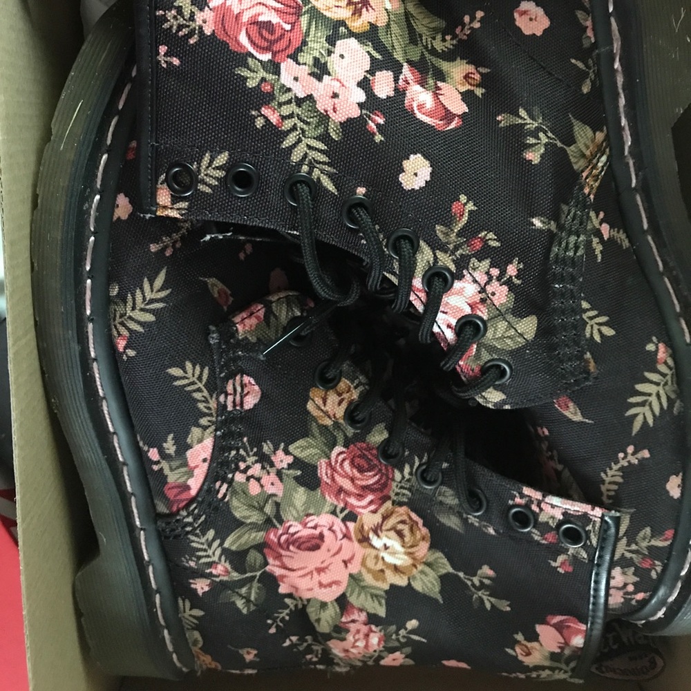 Dr. Martens Black Victorian Flowers Boot
