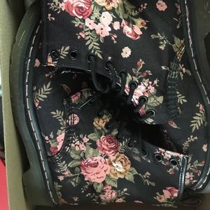 Dr. Martens Black Victorian Flowers Boot