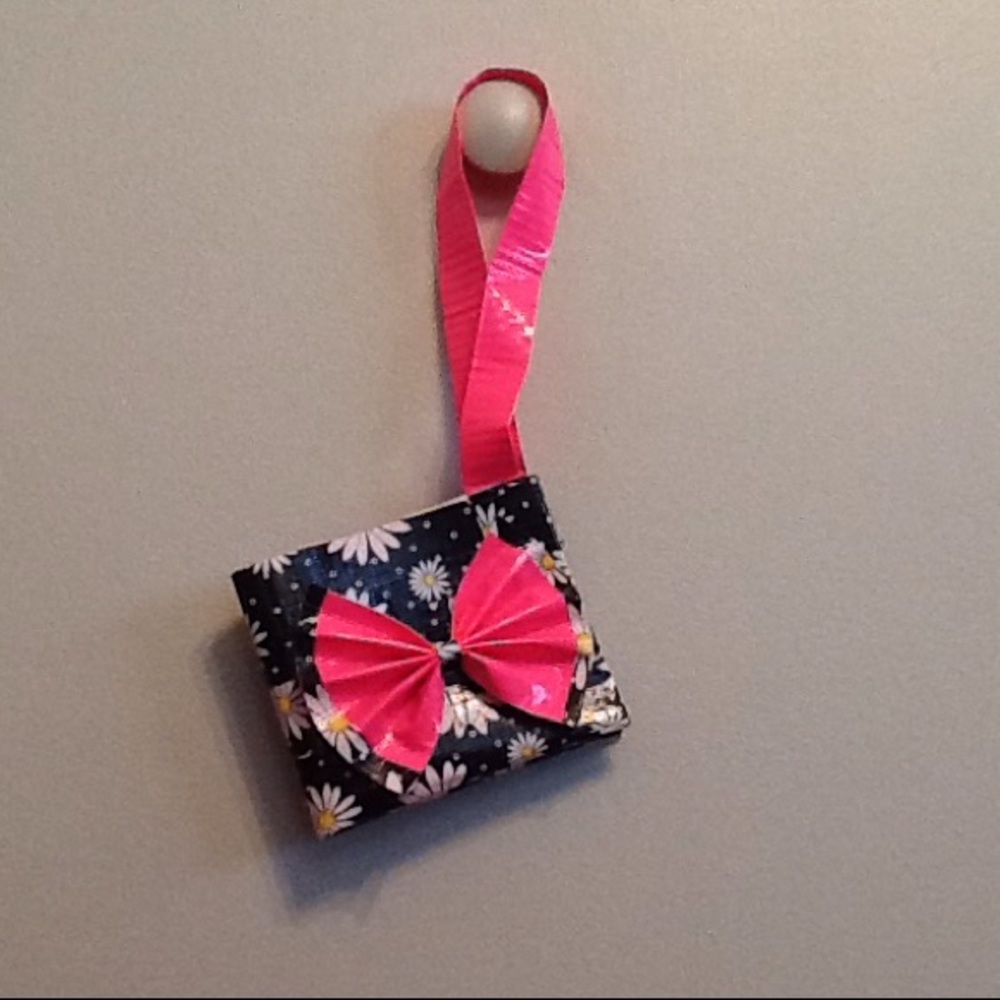 Cute duct tape hand bag!!💕