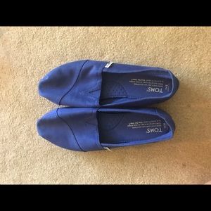 Blue toms