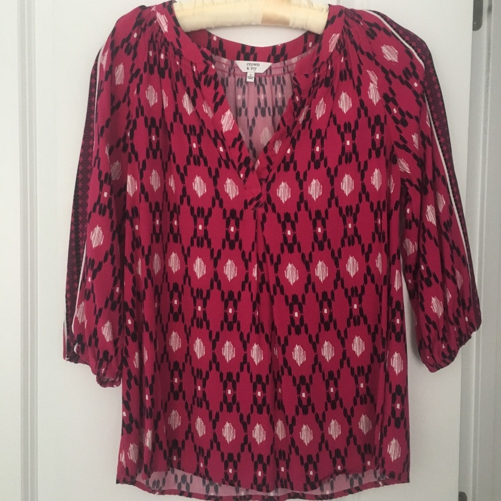 Crown & Ivy Bold Print Blouse