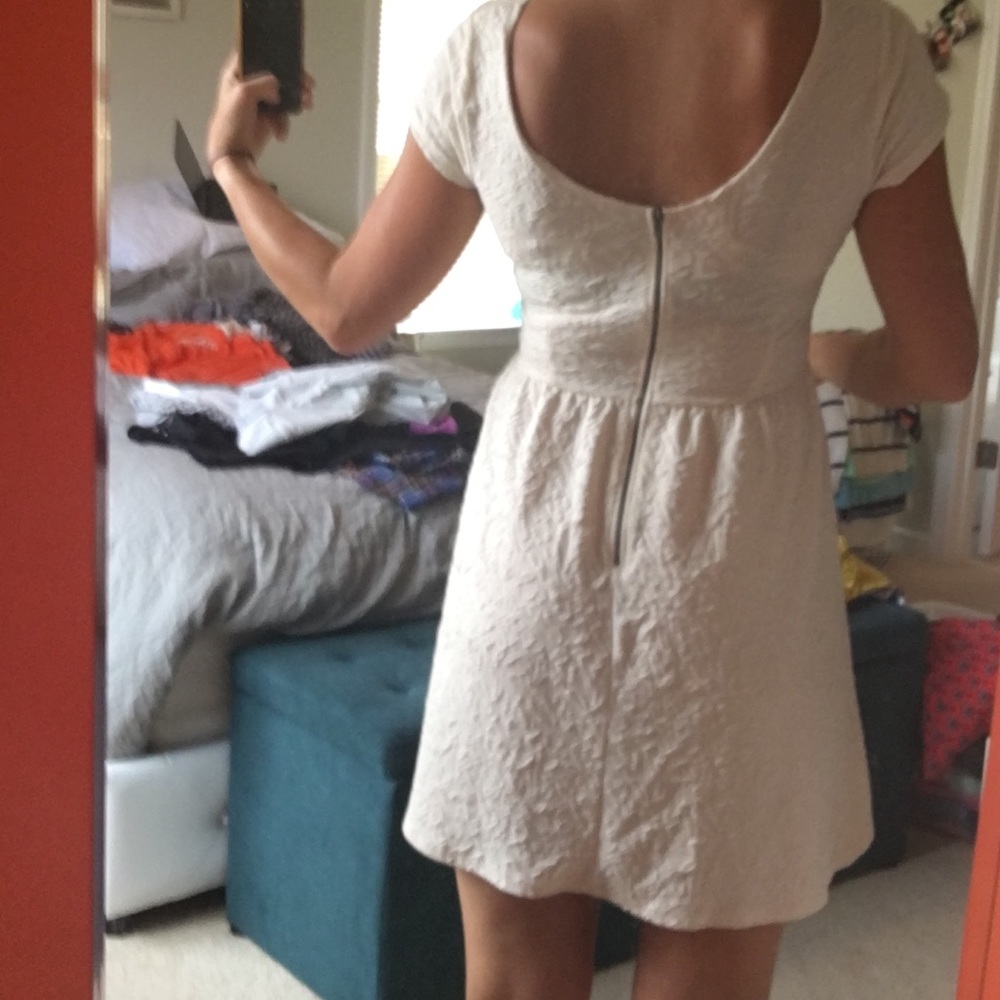 2 basic low back dresses - Picture 4 of 4