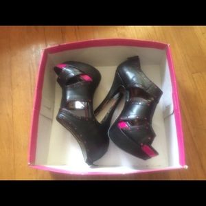 Betseyville Heels