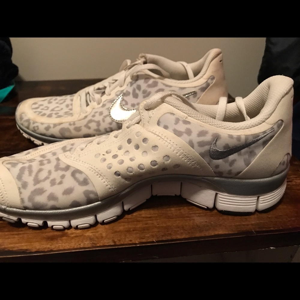 Leopard Nike's