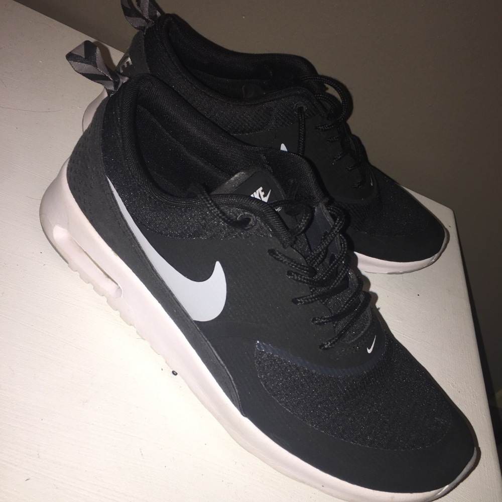 Nike Air Max Thea. Size 9.5