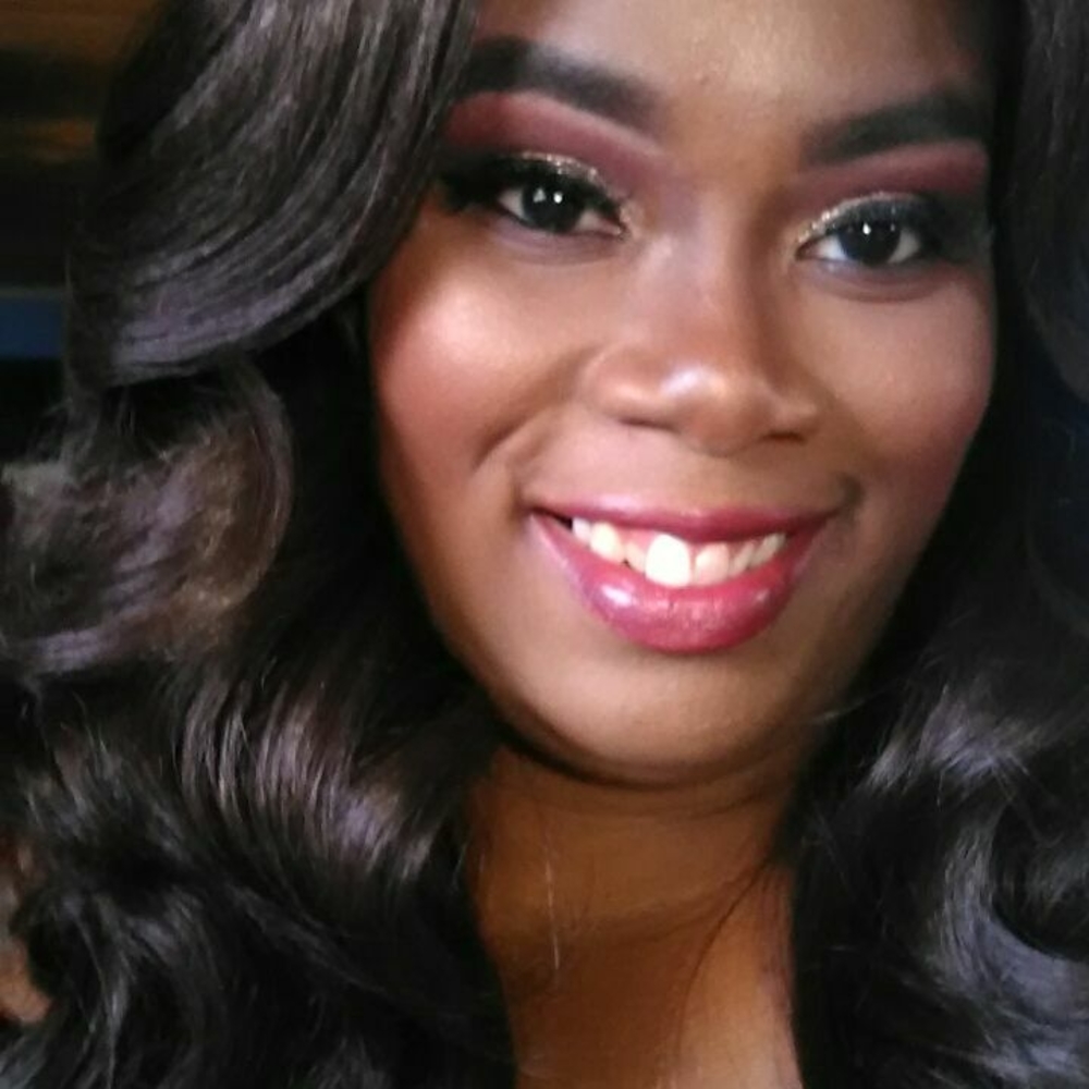 Meet your Posher, Chloe