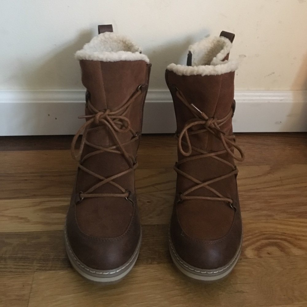 White Mountian Topaz Boots
