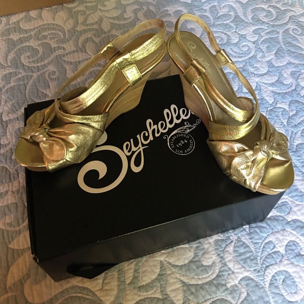 Scintillating Seychelle wedge heels