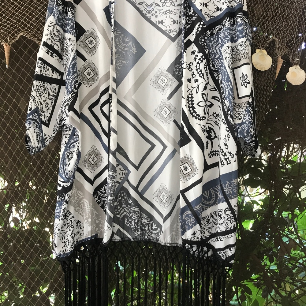 NWOT SUPER CUTE and Trendy Fringe Kimono