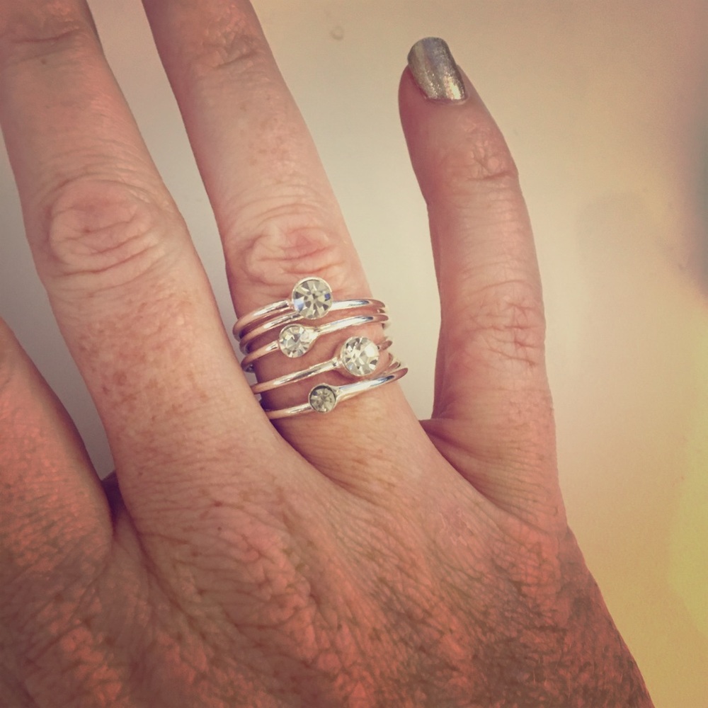 Cute ring silver. Size 8.