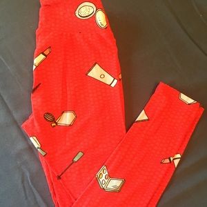OS LulaRoe Leggings (Red Makeup)